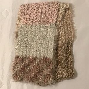 ⭐️**NWT** Charming Charlie Infinity Scarf